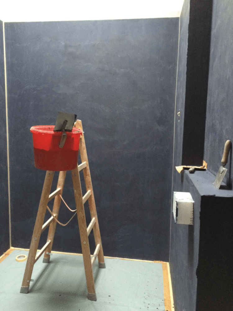 Bad in Paynes-Grau, frisch gespachtelt