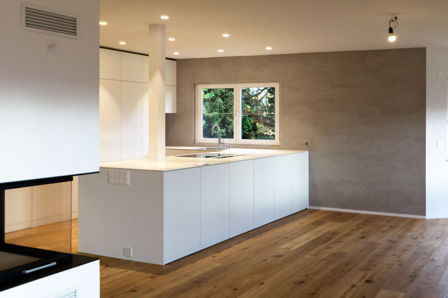 K&uuml;che mit Abschluss in Naturofloor